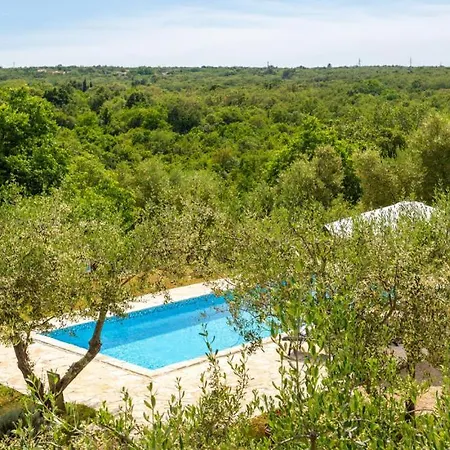 Casa Oliva By *
